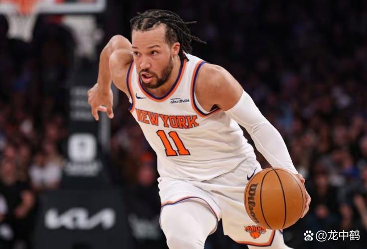 攻防都已尽力！麦克丹尼尔斯出战35分钟 16中10砍下25分4盖帽