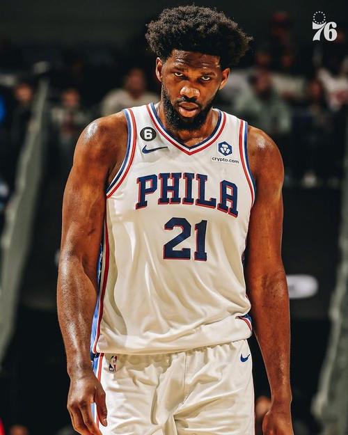 76人黄蜂裁判报告：3次漏吹 最后1.7秒格莱姆斯三分犯规没吹