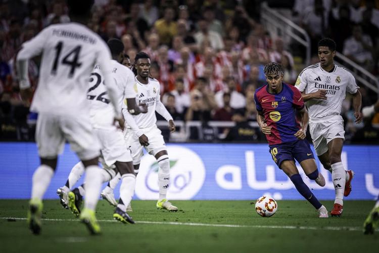 官方：西甲第19轮巴萨vs马竞，皇马vs毕巴因西超杯提前