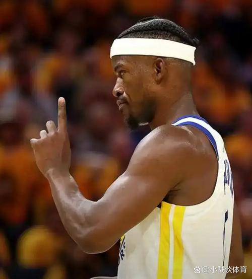 详细阅读:出其不意!巴特勒面对保罗 直接颠投干拔三分命中! 出其不意!巴特勒面对保罗 直接颠投干拔三分命中!