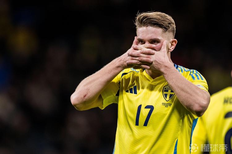 德天空:奥格斯堡前锋蒂茨可能会在冬窗离队,他已收到多份报价