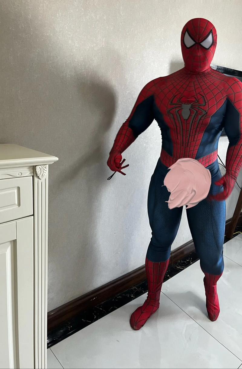 火辣🥵亚马尔前女友分手1天后COS蜘蛛侠，性感紧身衣秀身材🫦