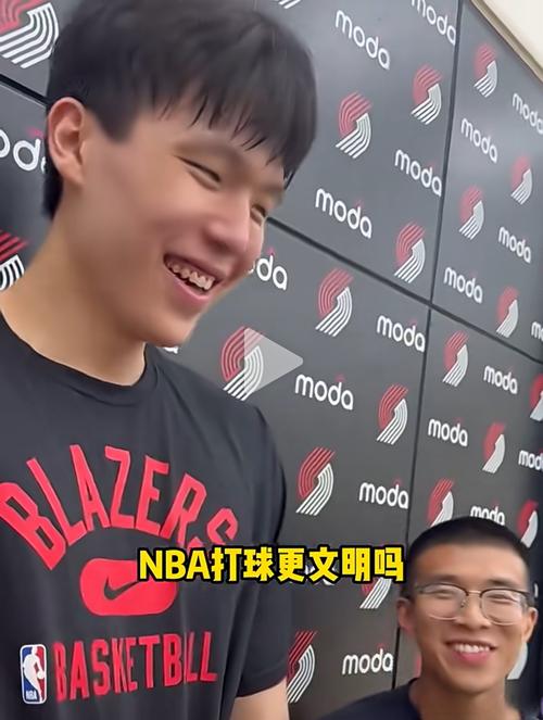 徐静雨：杨瀚森没必要过于介怀球迷的批评 希望小杨能够越打越好