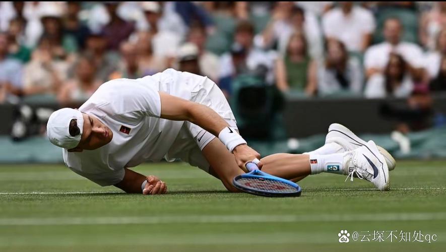 可惜！菲利克斯精彩突破破门，但布罗佐维奇手球在先进球无效