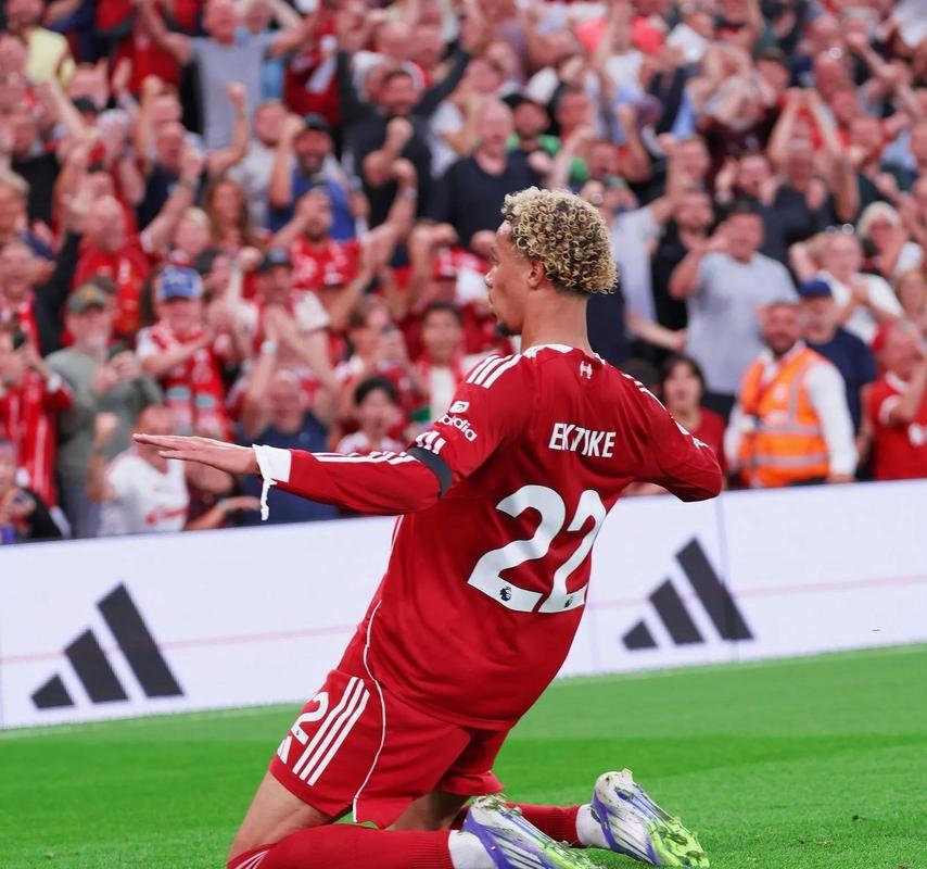 德天空：利物浦认真考虑冬窗引进塞梅尼奥，但面临英超激烈竞争