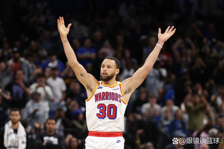 罚球不超1次砍30+场数：库里24次历史第1 克莱20次第2 CJ3 欧文4