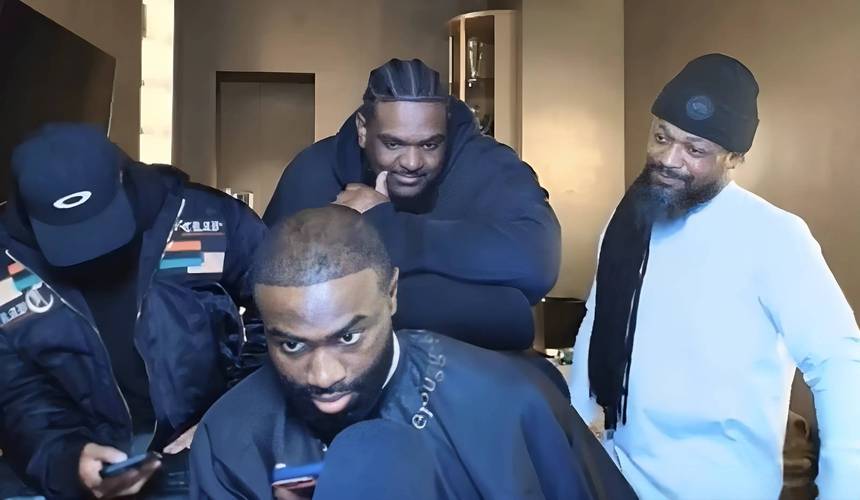 秃然的自我！戈贝尔赛后与杰伦·布朗讨论发型 大光头小白乱入